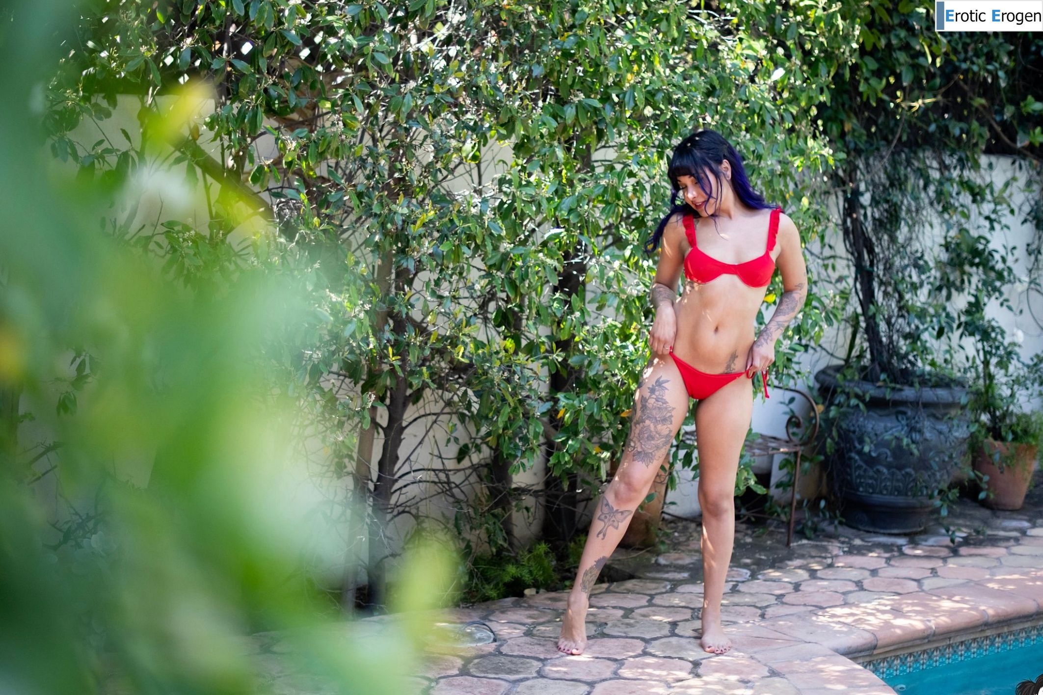 Callioppe in Little Red Bikini. Фото 1