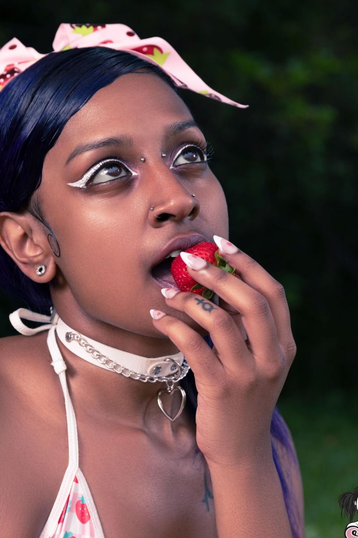 Kawaiikillz in Natures Candy. Thumb 4