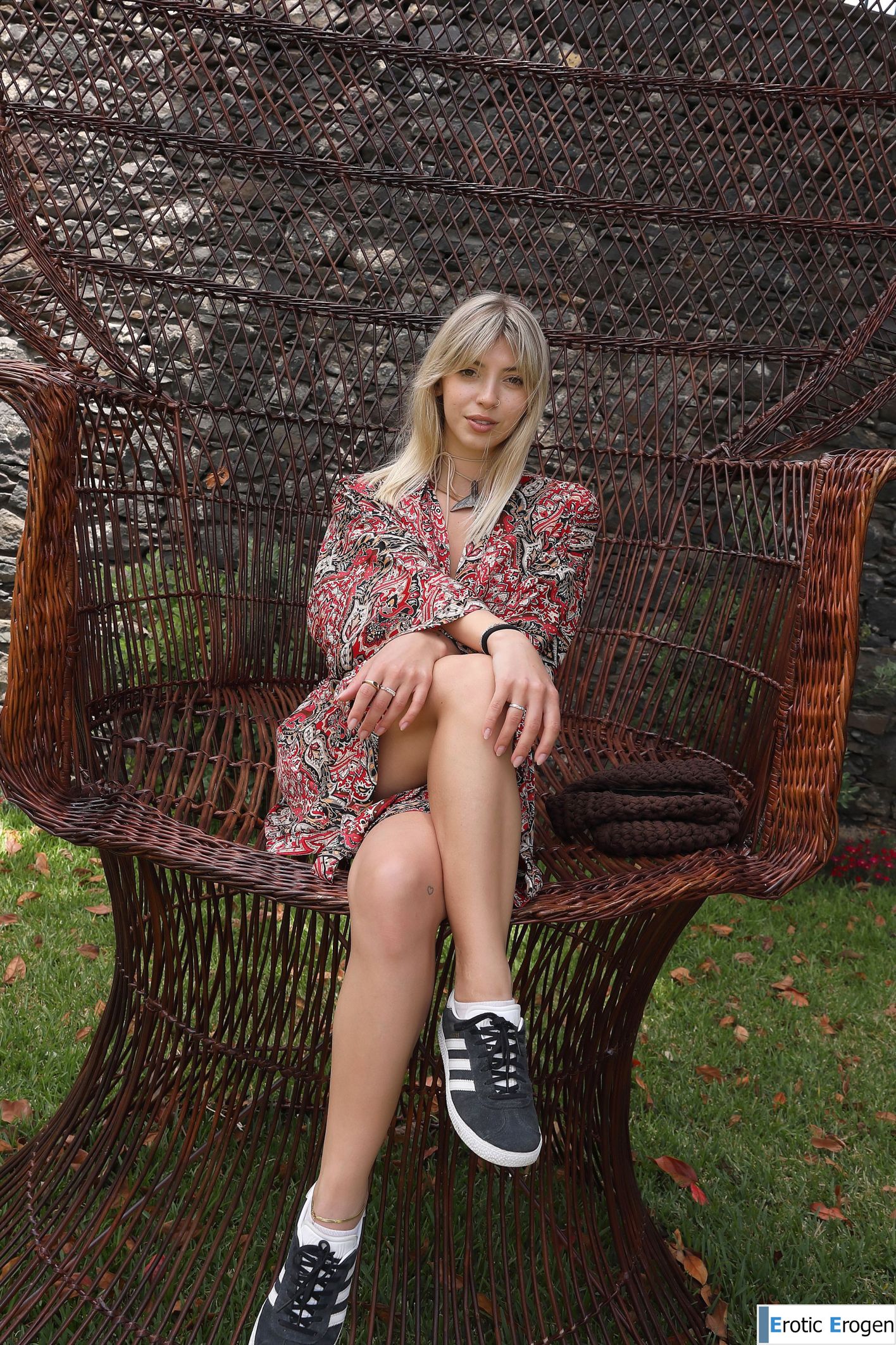 Avery in Postcard From Santa Cruz. Picture 1