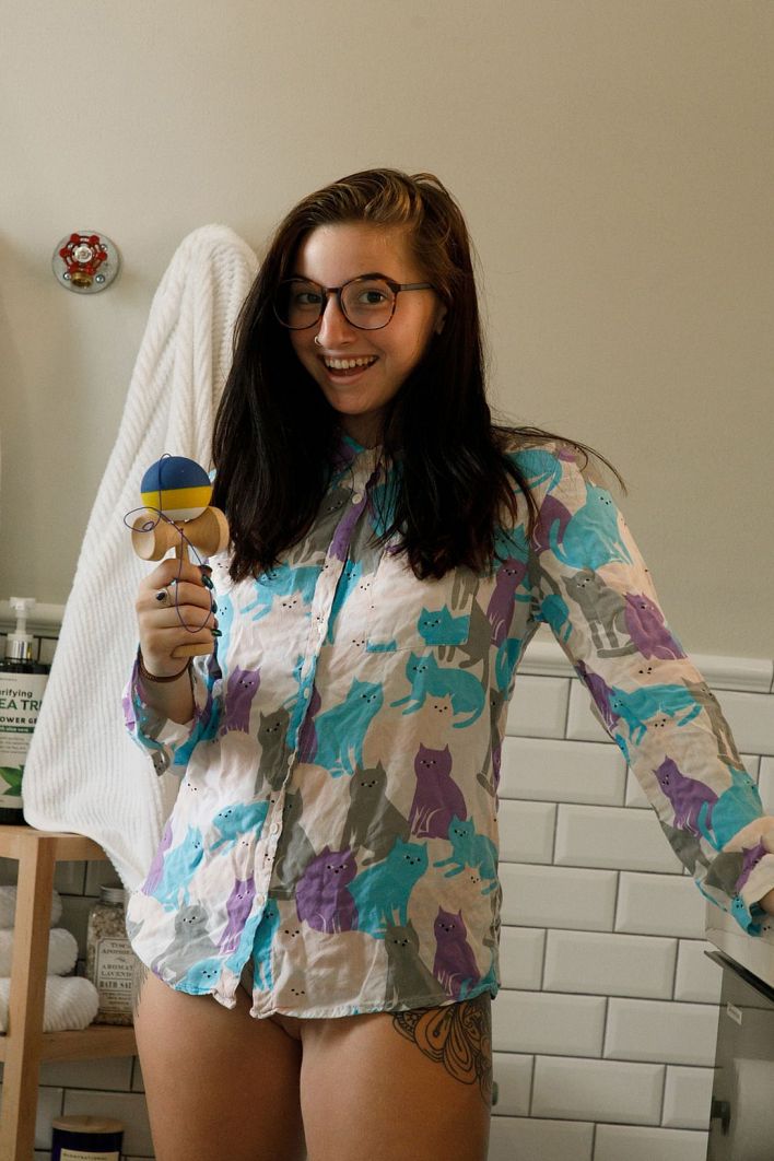 Sasha Apex in Reads Heinlein. Thumb 7