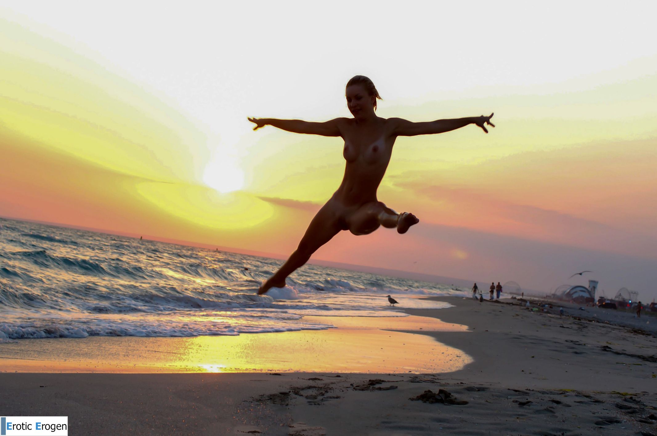 Tienette O in Clear Blue Sky. Picture 34