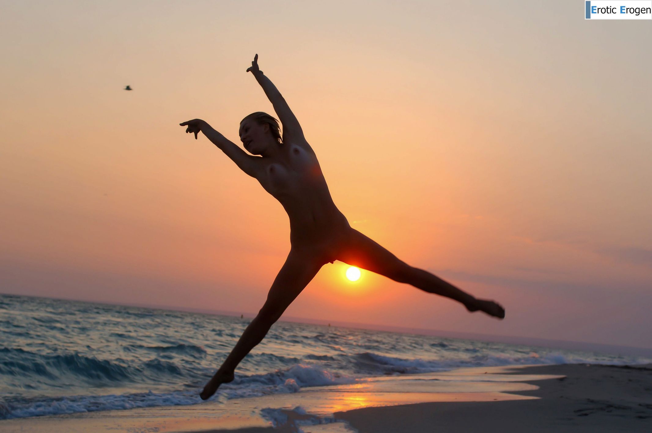 Tienette O in Clear Blue Sky. Picture 36