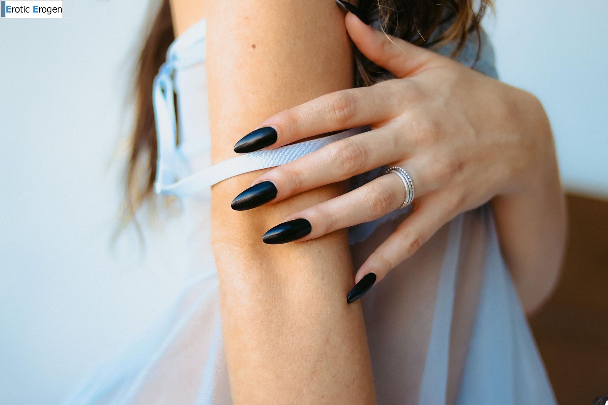 Lali in Babe Blue. Picture 20