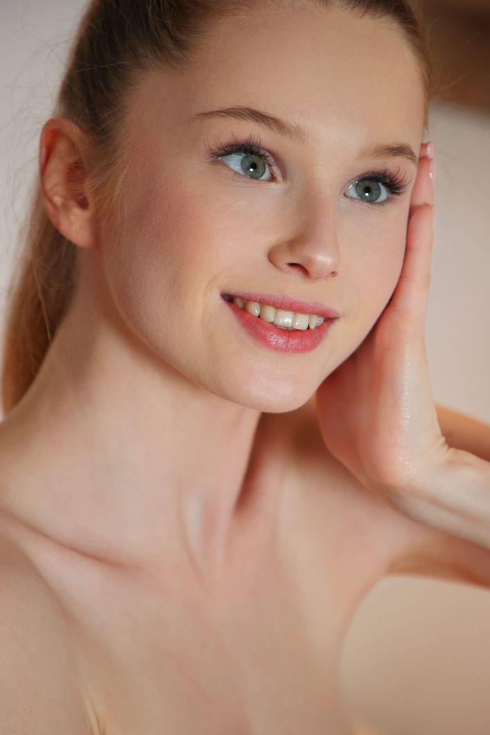 Laura Lit in Pie Me. Эскиз 25