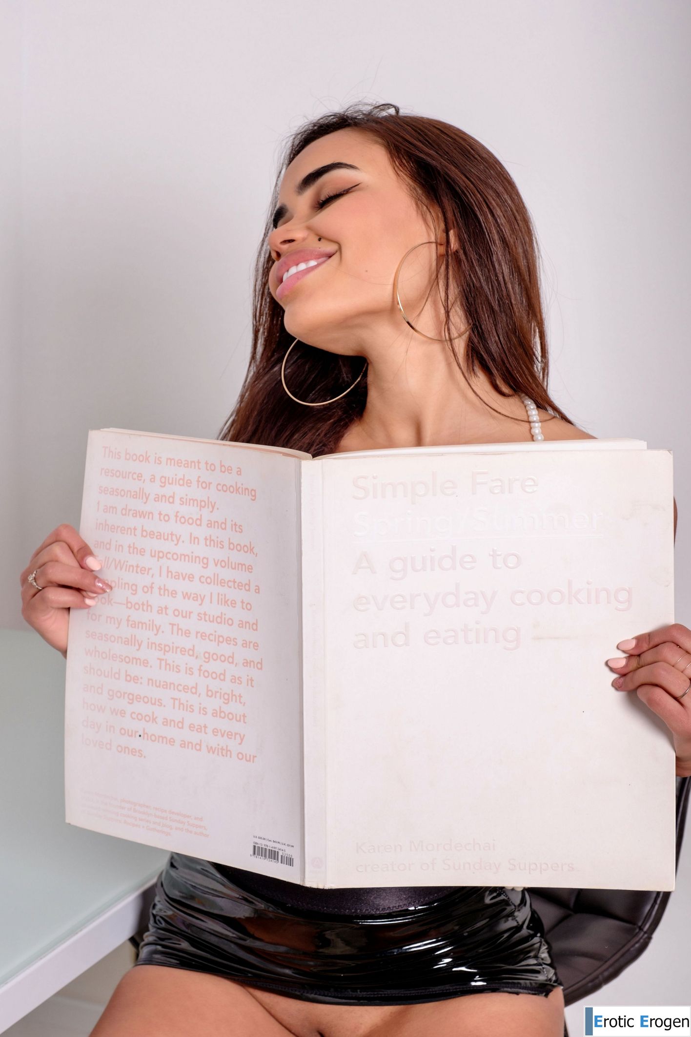 Isa Sweet in Flaunt It. Фото 4