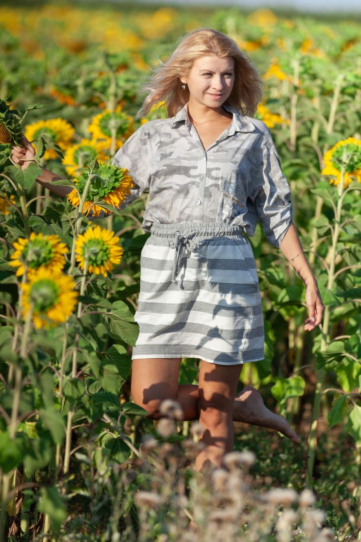 Claire Shelty in Sexy Woman. Thumb 3