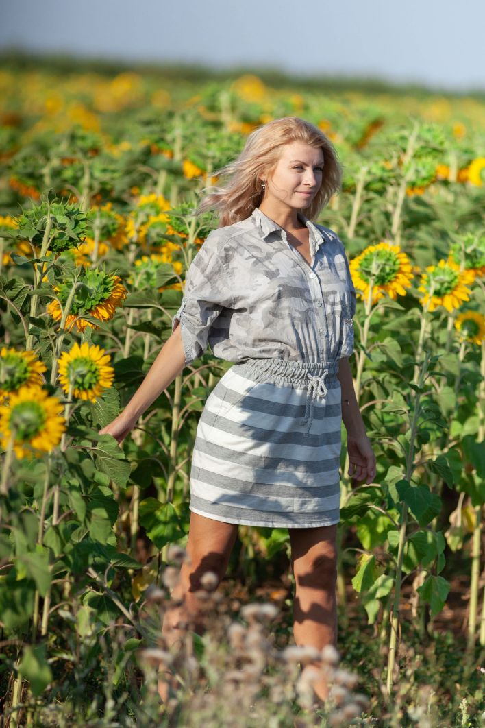 Claire Shelty in Sexy Woman. Thumb 4