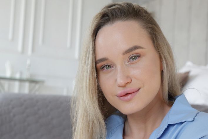 Olivia Myers in Naked Woman. Эскиз 5