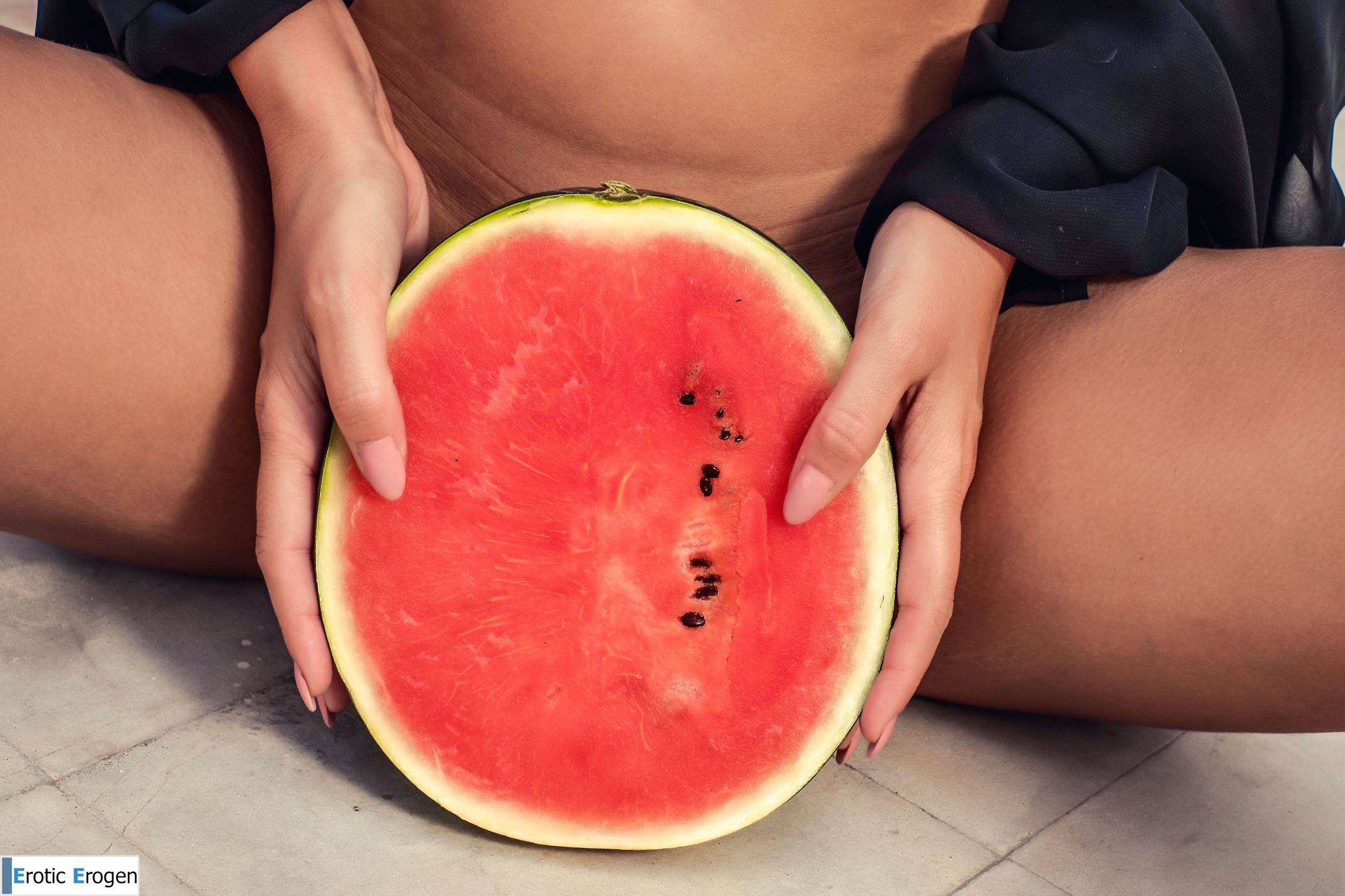 Laura Giraudi in Presenting. Part 2. Picture 19