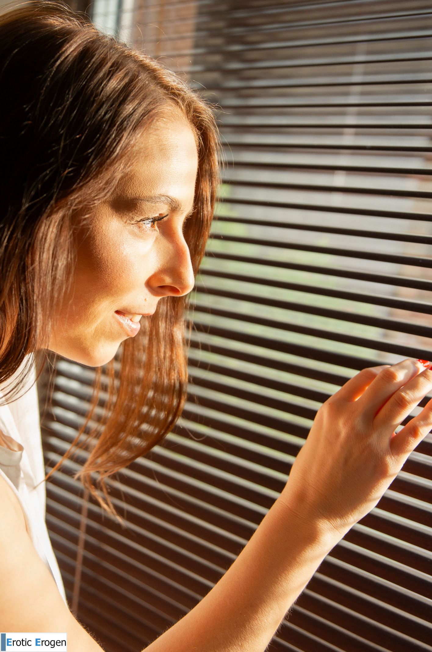 Antonia Sainz, Olive Glass in Morning Romance. Picture 3