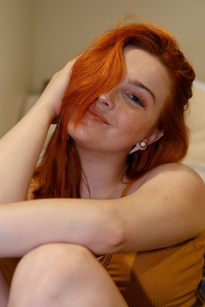 Rae Frederickson in Shares Joy. Thumb 10