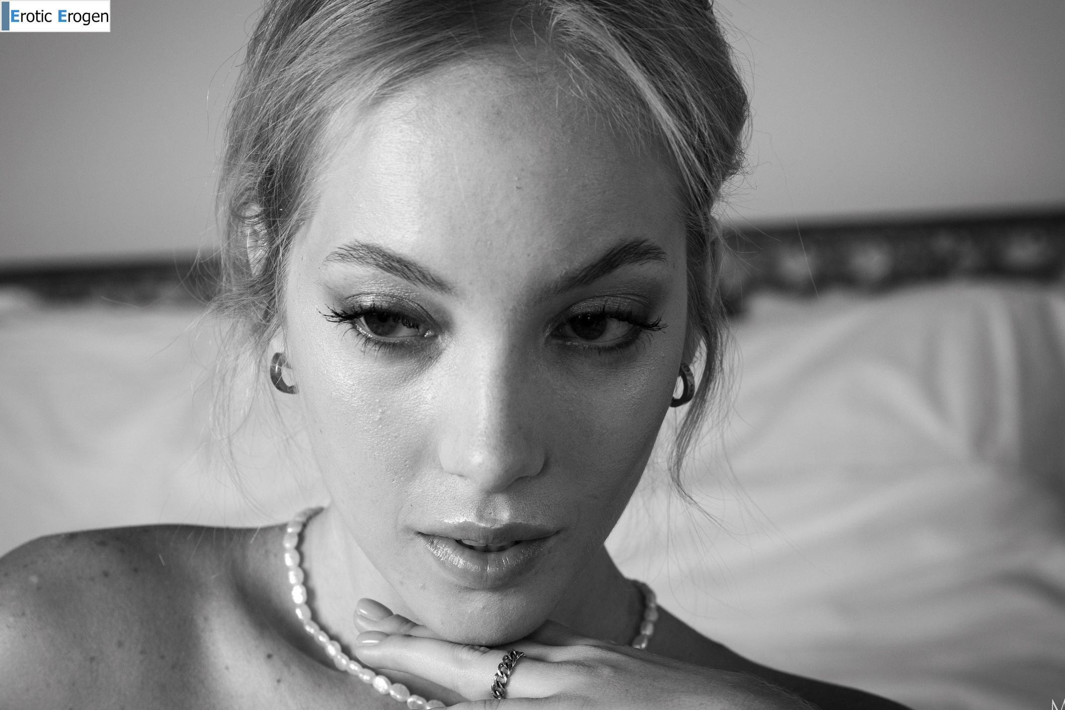 Bella Spark in White Corset. Фото 40