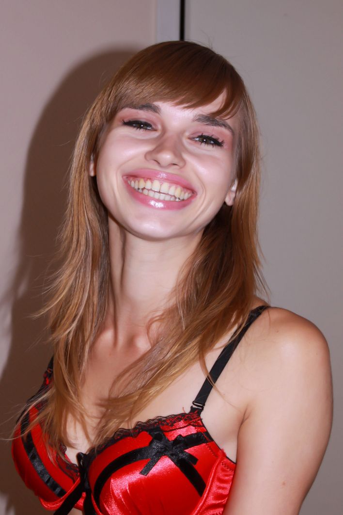 Natalia G in Beauty On Bed. Thumb 28