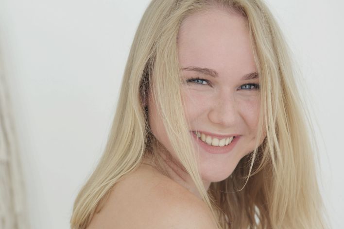 Stefani in Distract Me. Эскиз 28