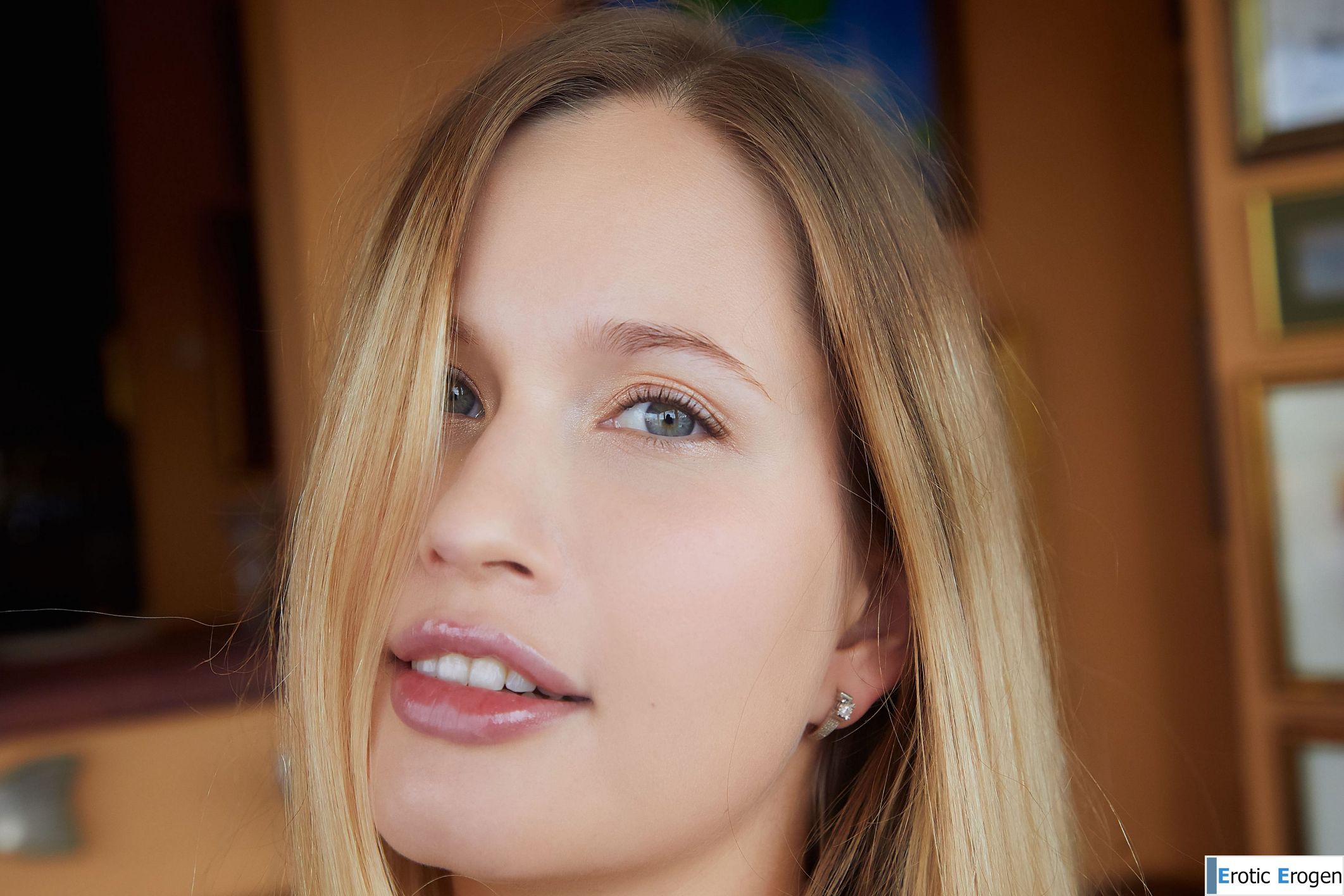 Stella Cardo in Desirable. Slide 32