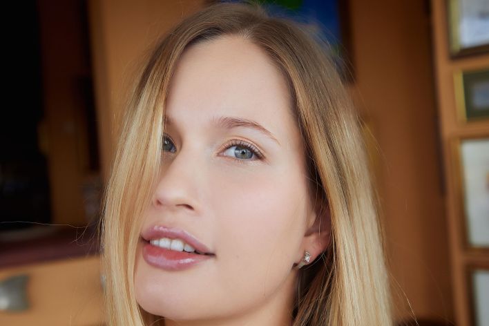 Stella Cardo in Desirable. Thumb 32