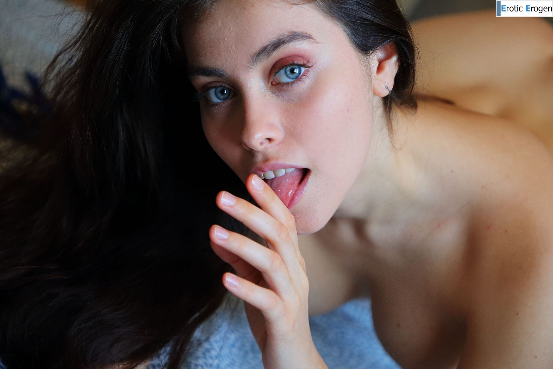 Foxy Alissa in Read Me. Slide 13