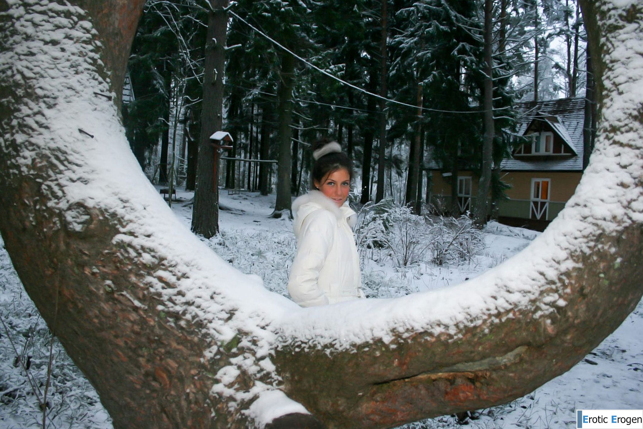 Isabella in Exhibitionist. Слайд 15