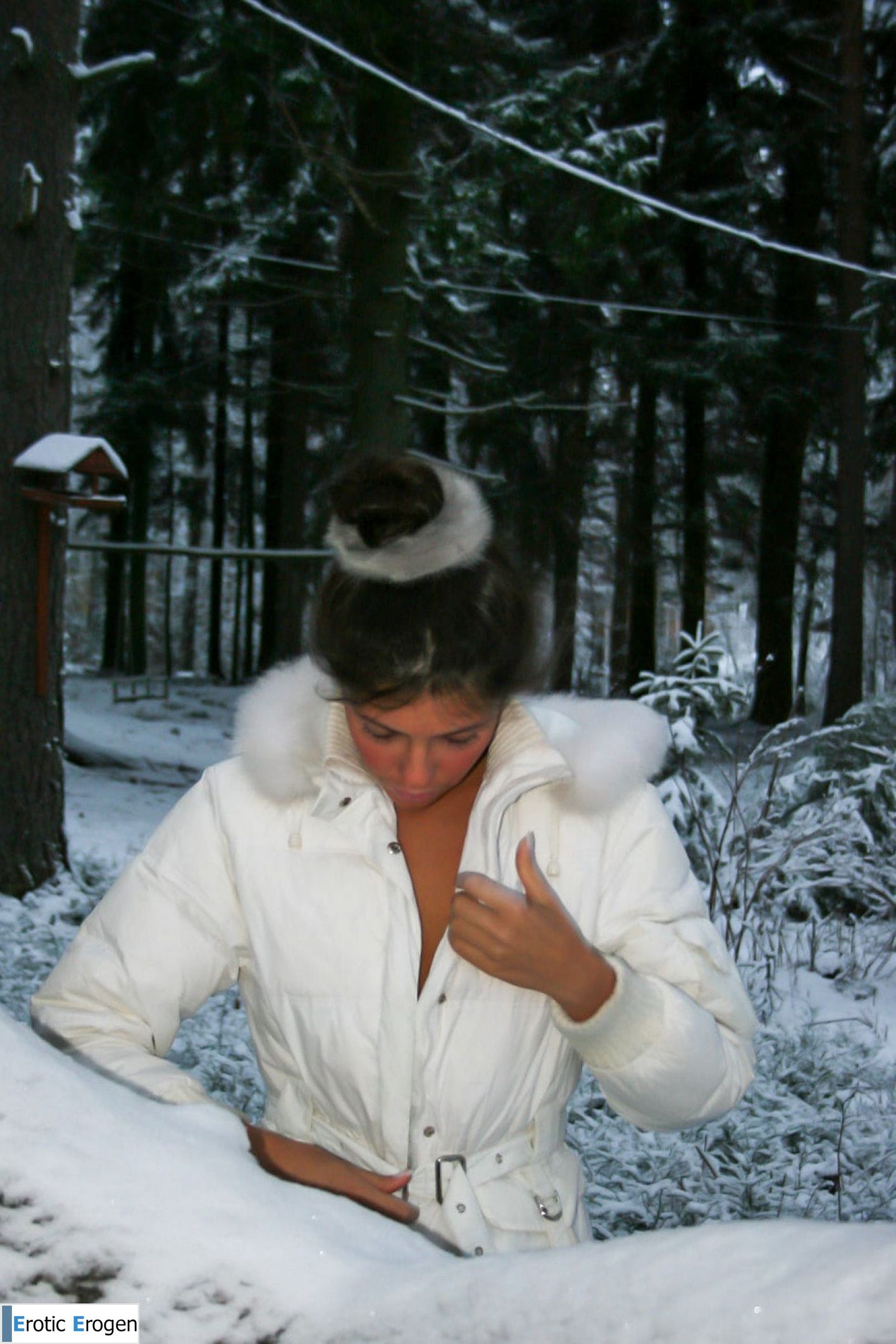 Isabella in Exhibitionist. Слайд 22