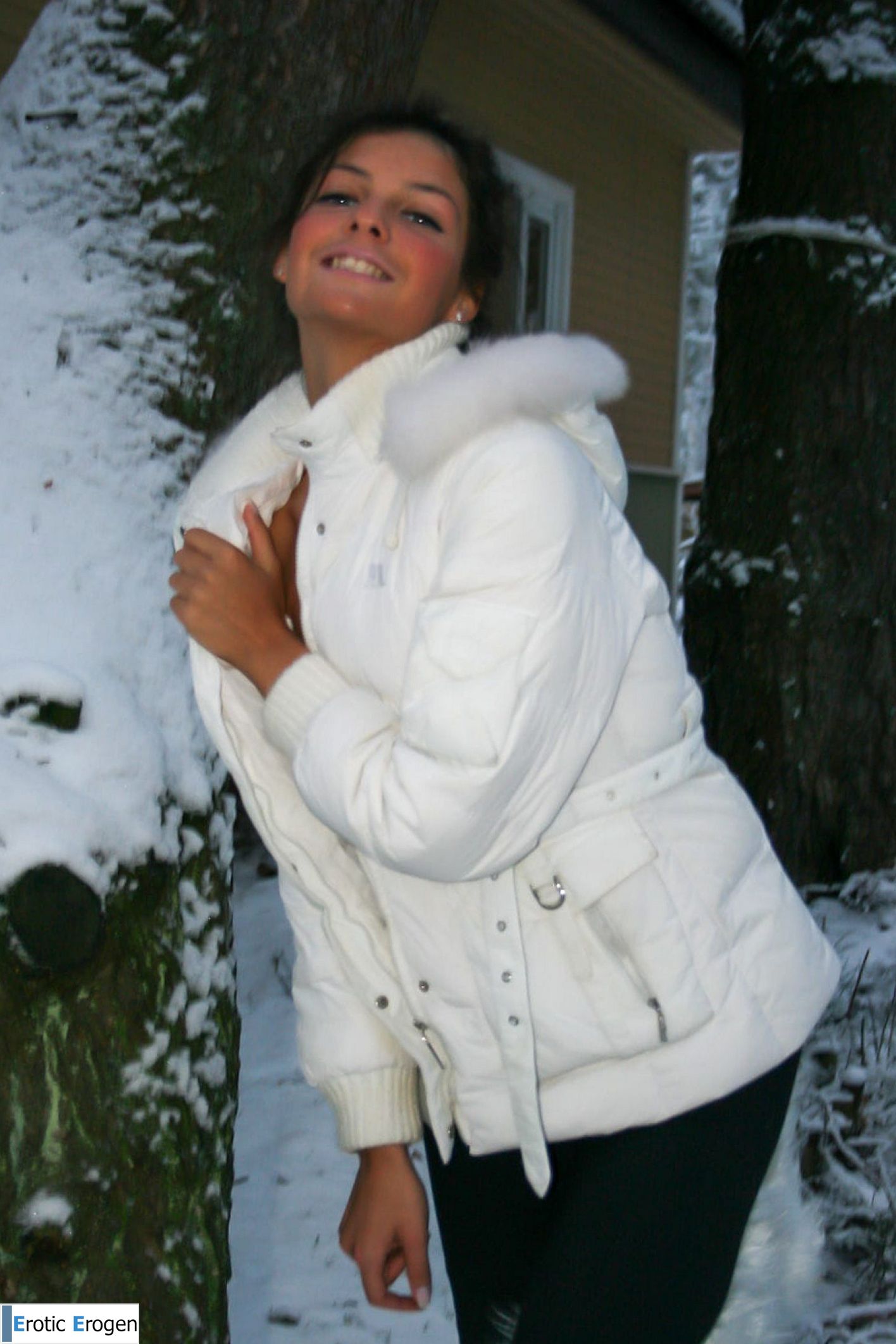 Isabella in Exhibitionist. Слайд 52