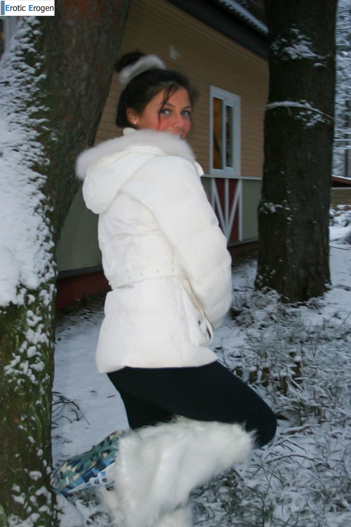 Isabella in Exhibitionist. Слайд 53