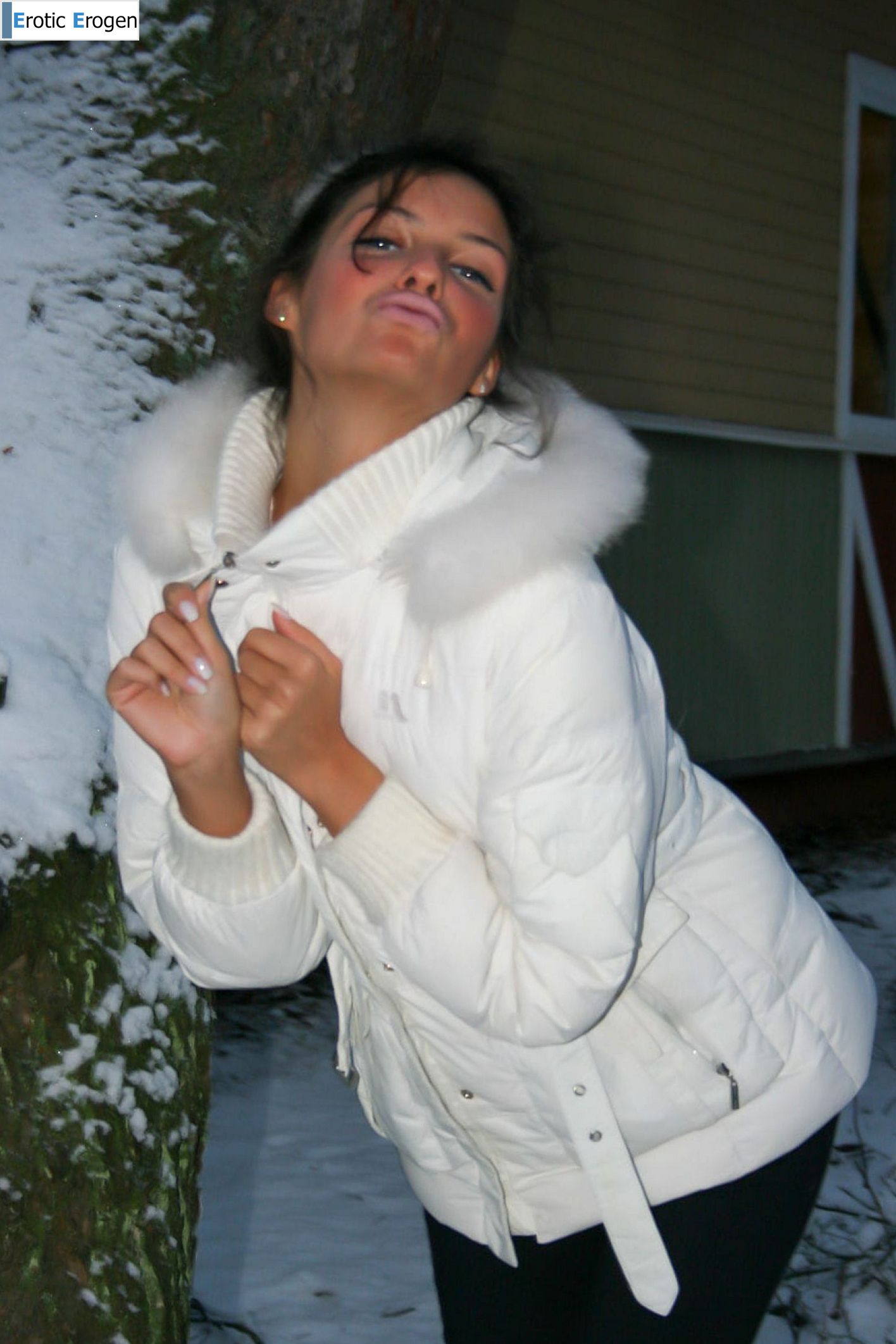 Isabella in Exhibitionist. Слайд 56