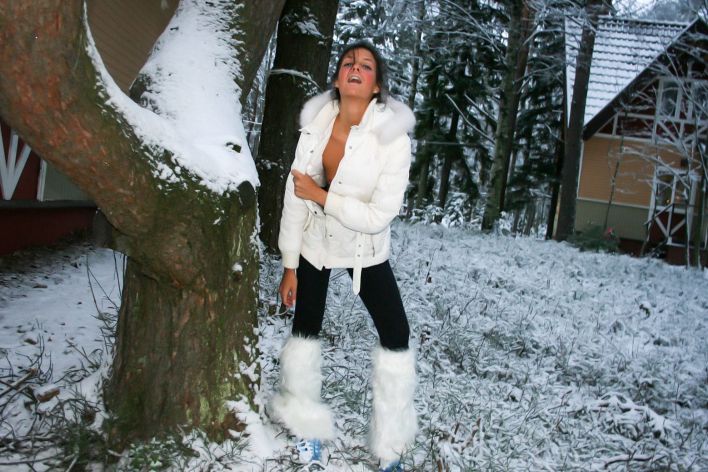 Isabella in Exhibitionist. Эскиз 48