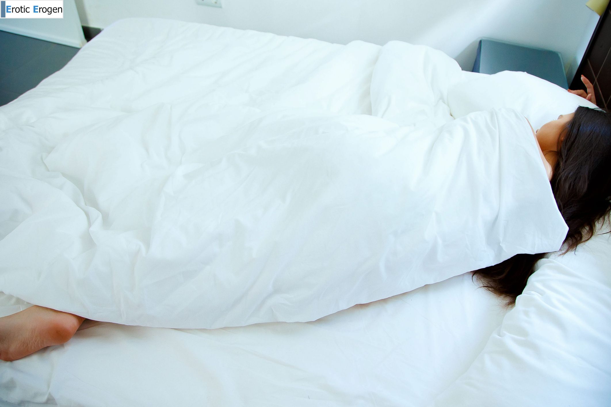 Hayli Sanders in Shower Time. Slide 1