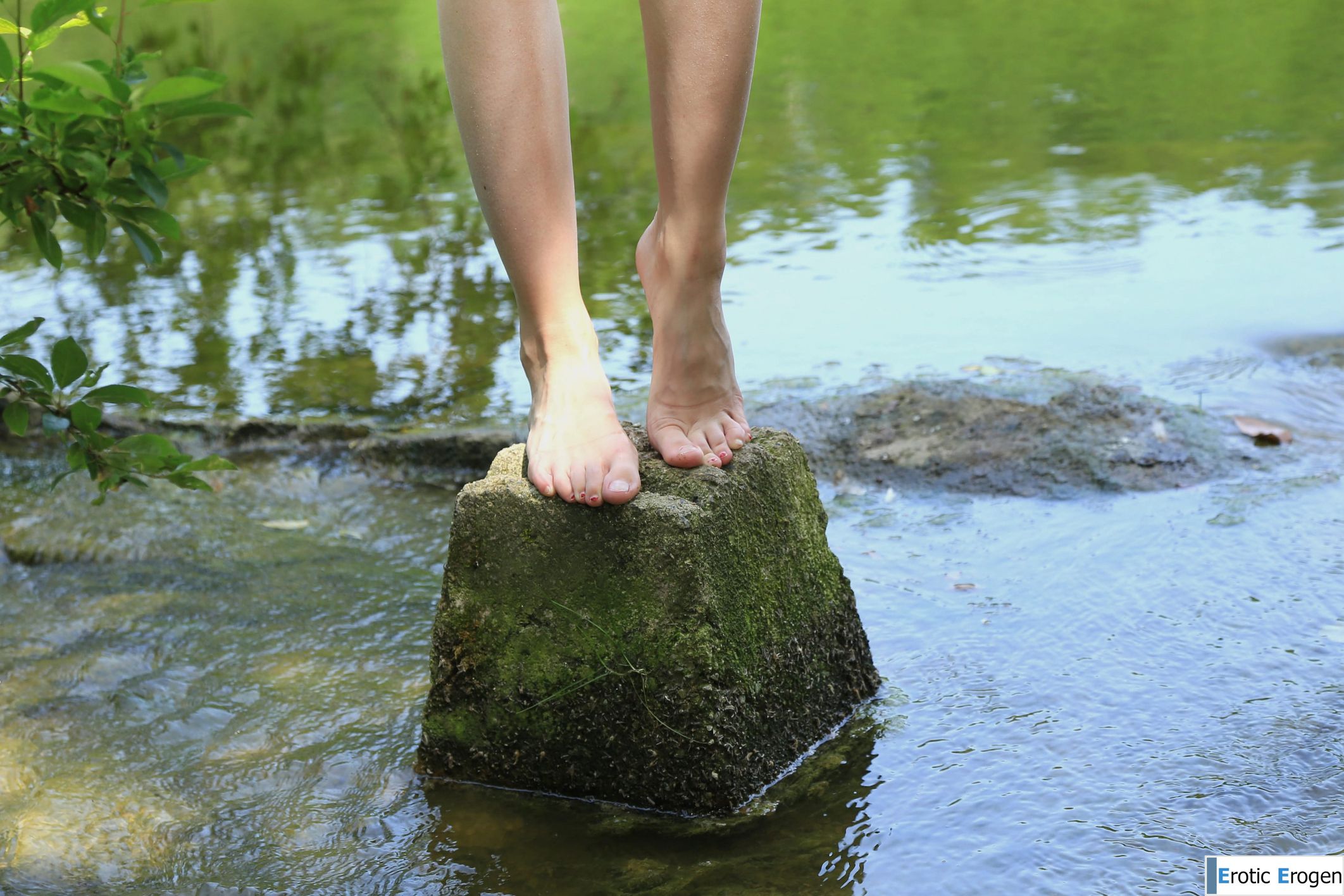 Nela Decker in Naked Woman. Slide 32