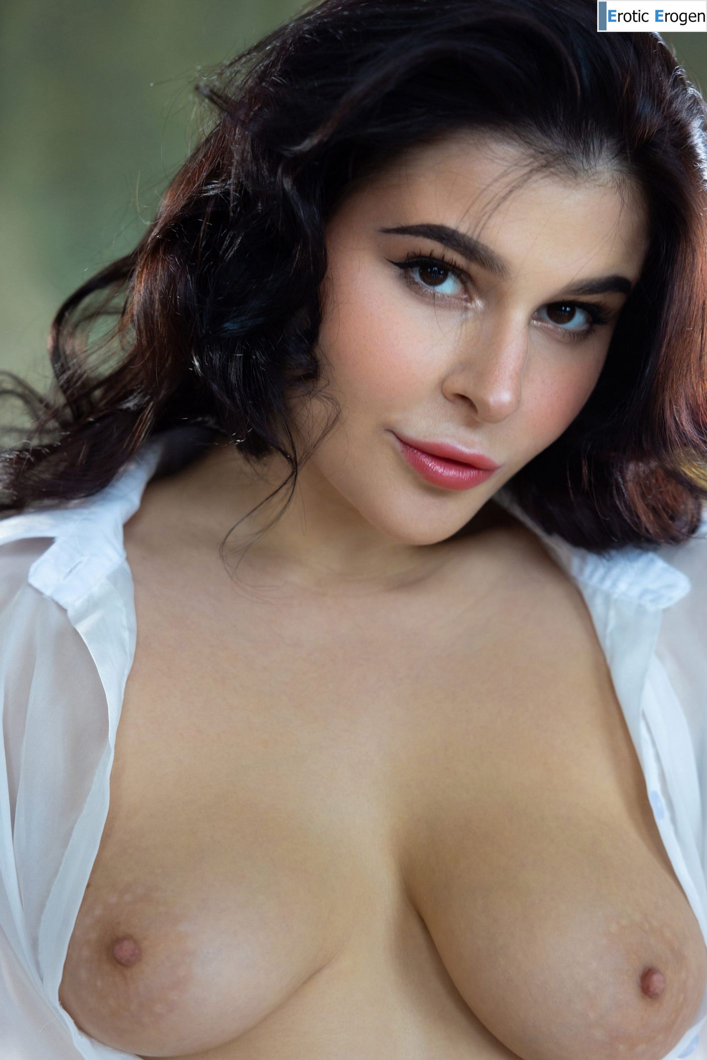 Pandora Red in Magnetic. Slide 10