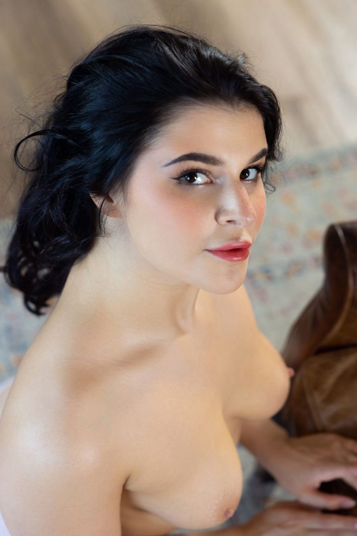 Pandora Red in Magnetic. Thumb 31