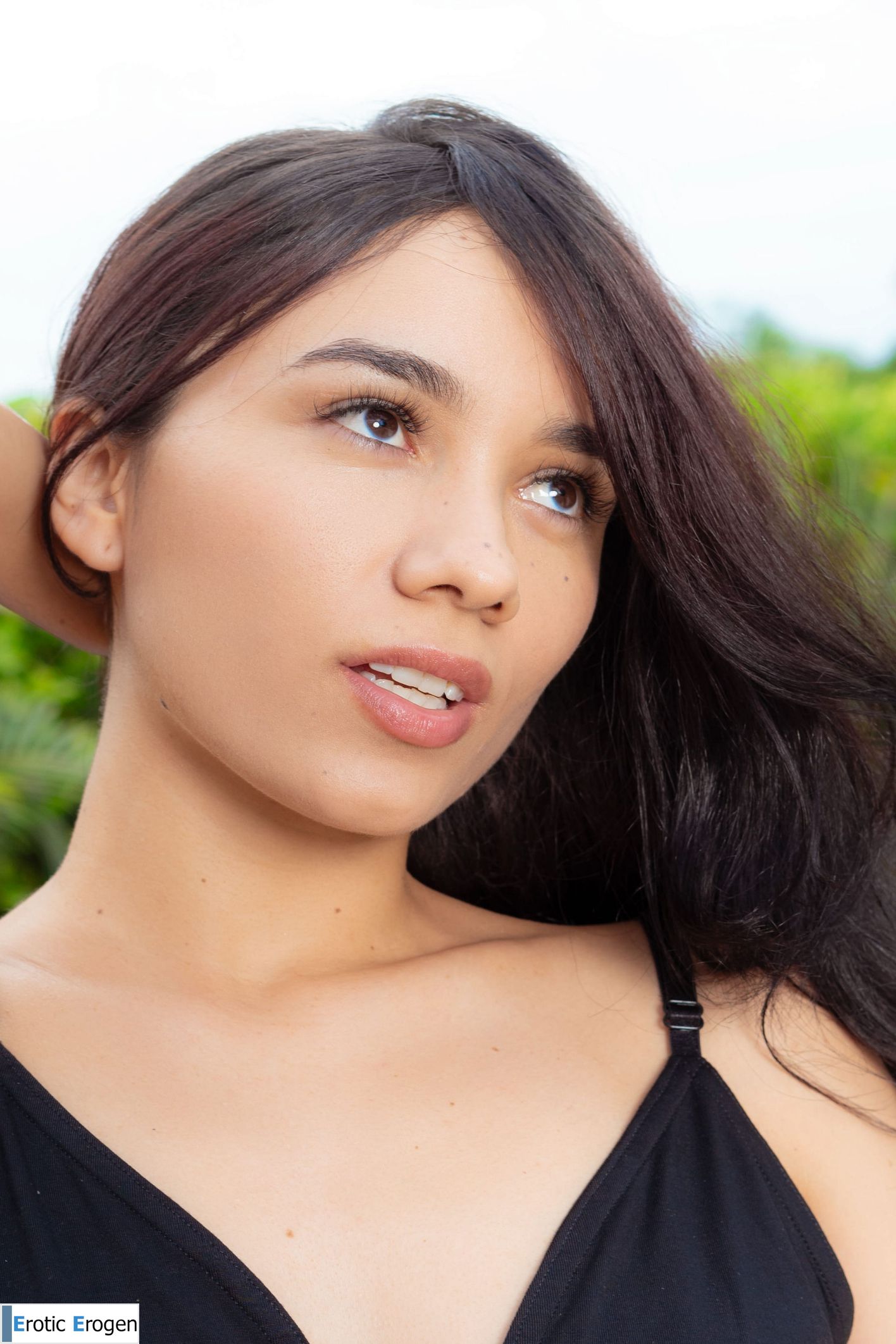 Nathaly in Jacuzzi Play. Slide 8