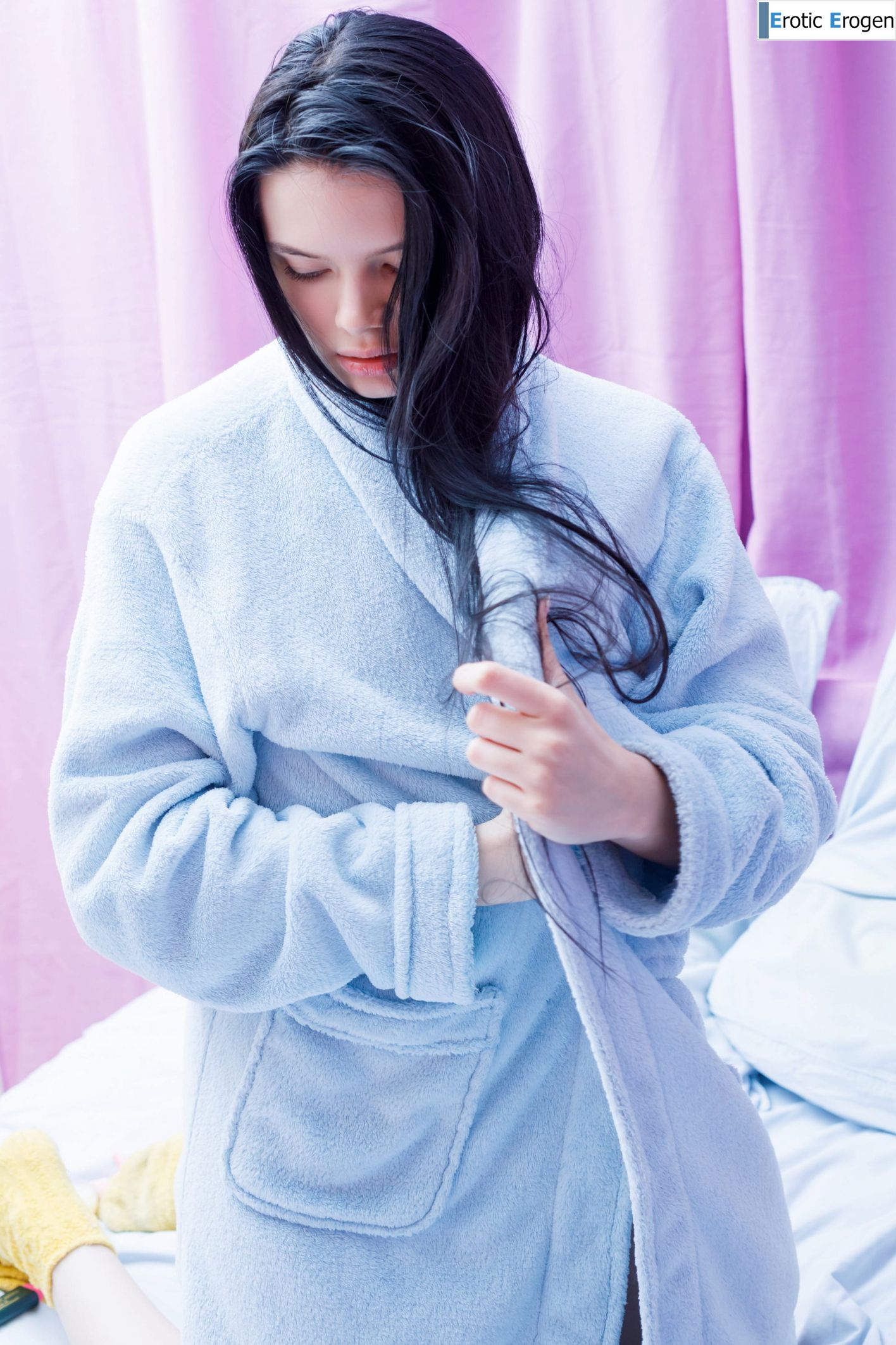 Ariana Mun in Casameu. Slide 1