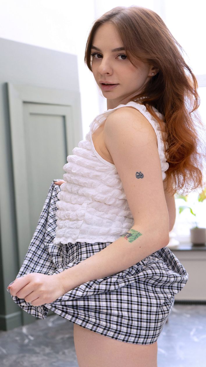 Lolli Babe in Hello Again. Thumb 2