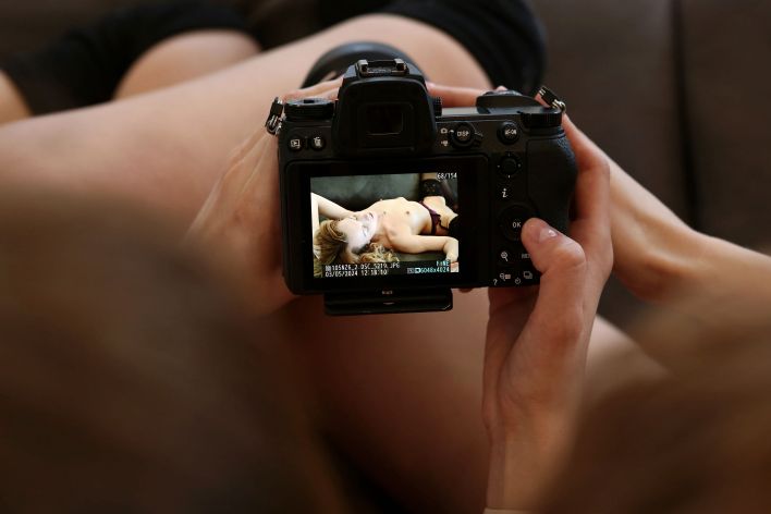 Galina A,Luna Art in Artist In Action. Thumb 31