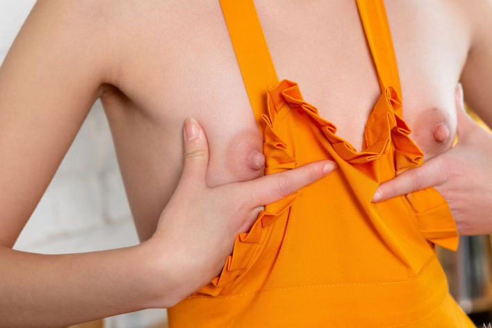 Iskra in Presenting Iskra. Thumb 6