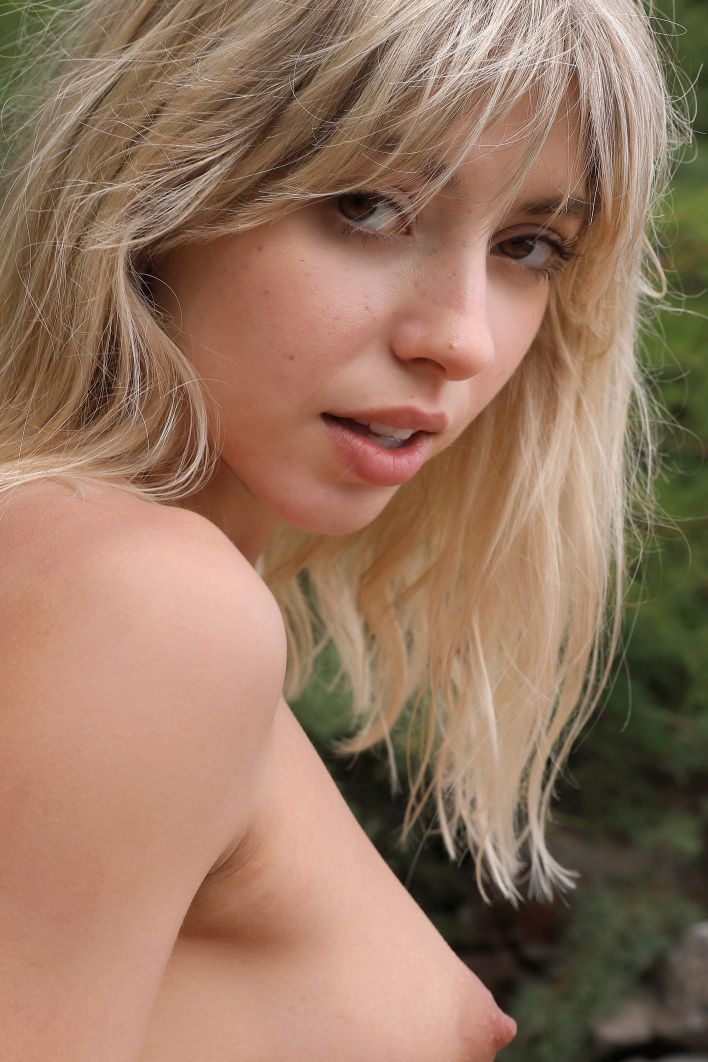 Avery in Storm Chaser 2. Thumb 18