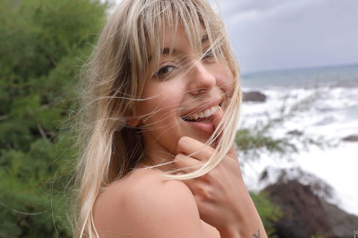 Avery in Storm Chaser 2. Thumb 5