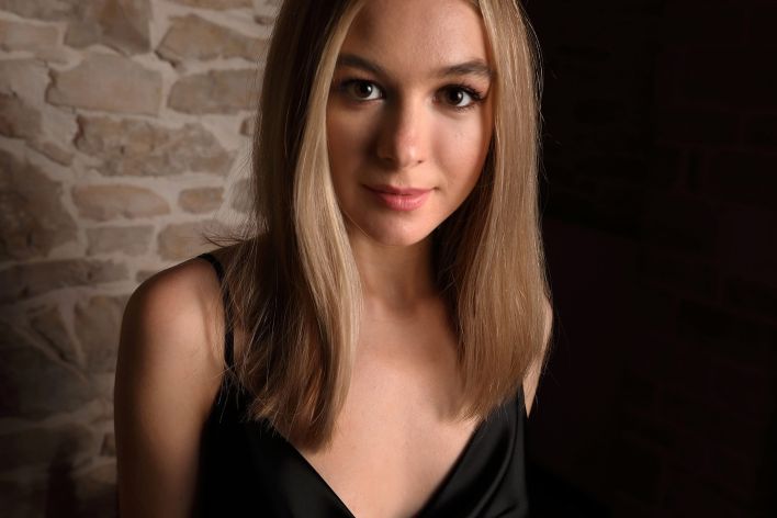 Stefani in Home Girl. Эскиз 5