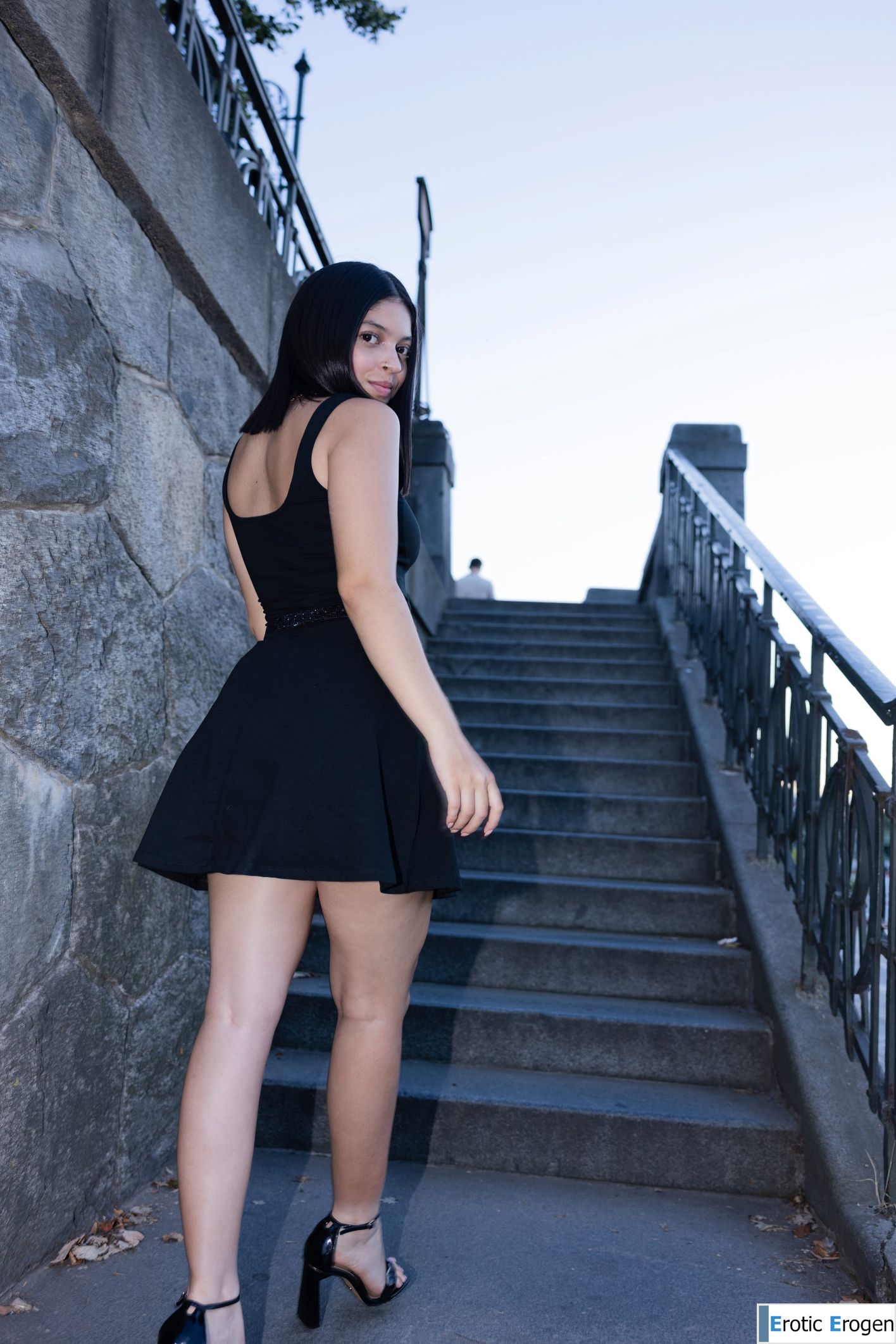 Gia Rosse in First Walk. Slide 13