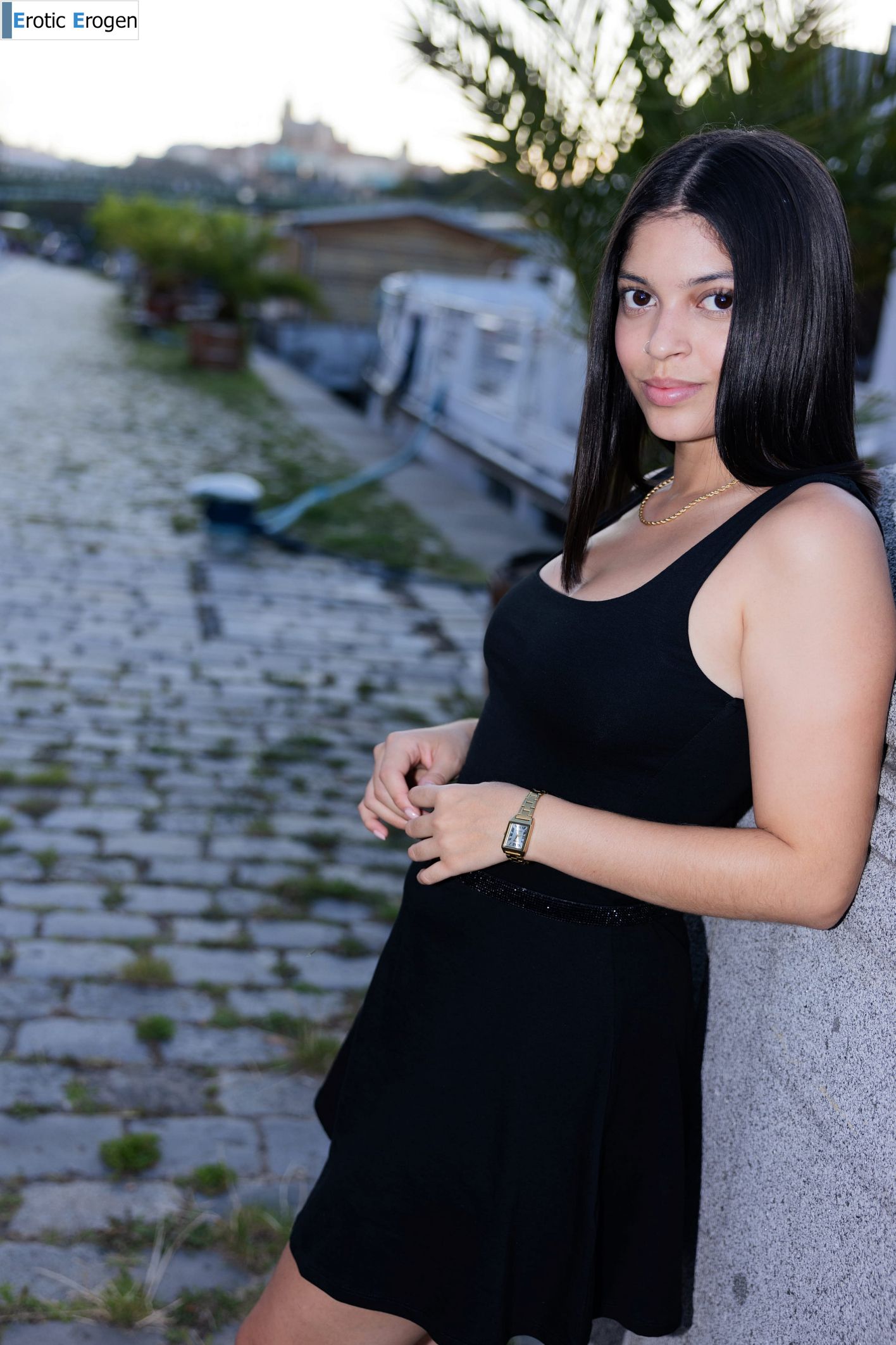 Gia Rosse in First Walk. Slide 1