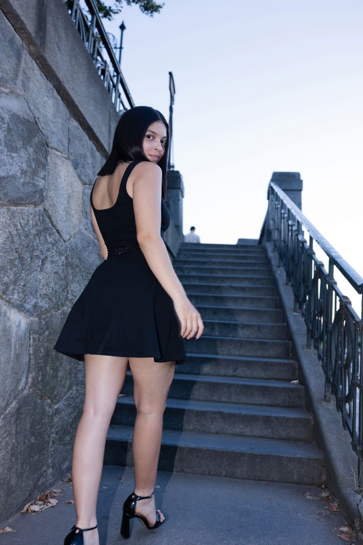 Gia Rosse in First Walk. Thumb 13