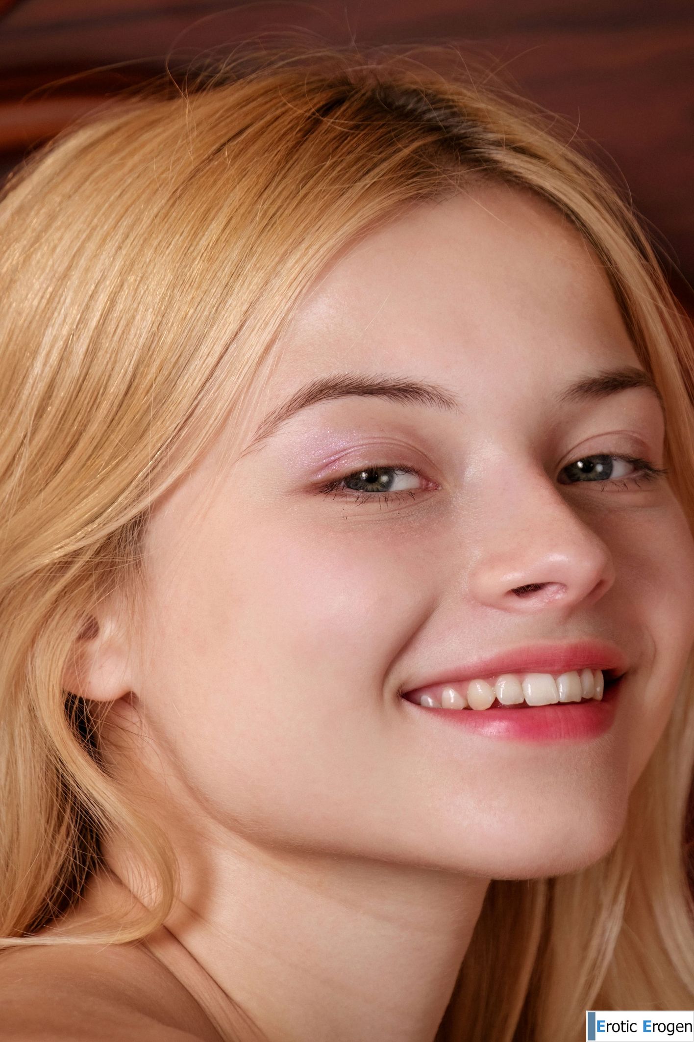 Bianca Bell in Curvaceous. Slide 23