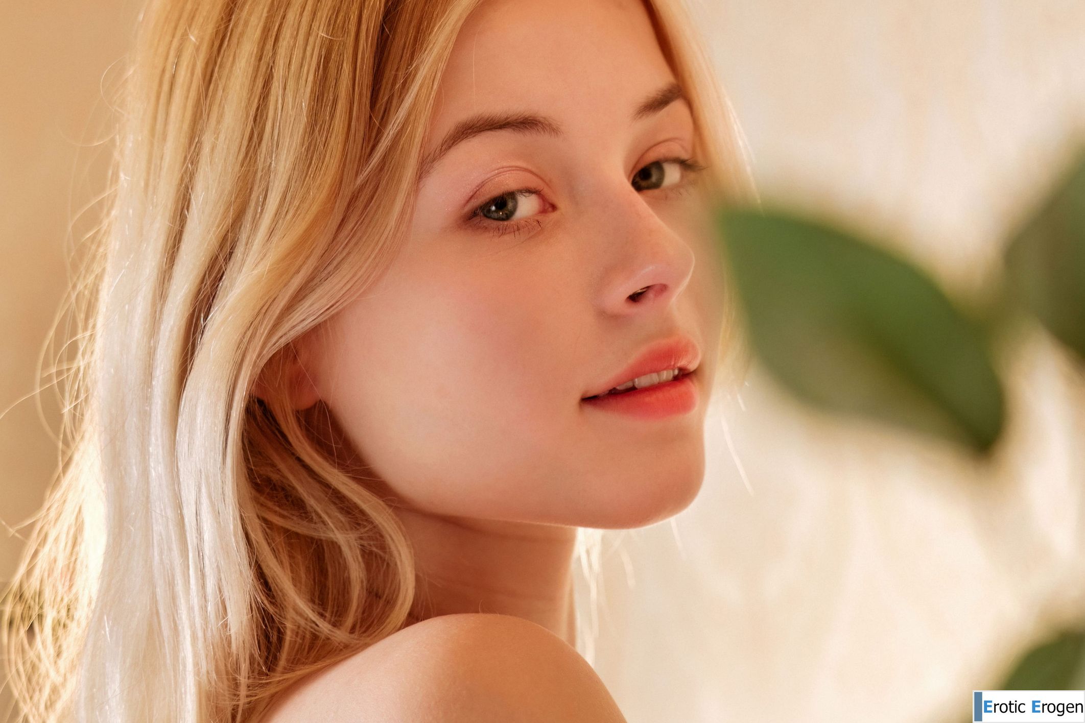 Bianca Bell in Curvaceous. Slide 36