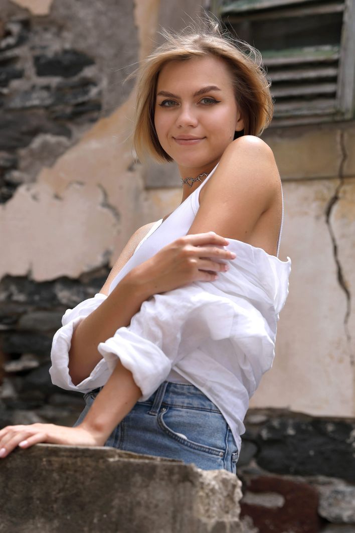 Lana Lane in Postcard Paul Do Mar. Thumb 19