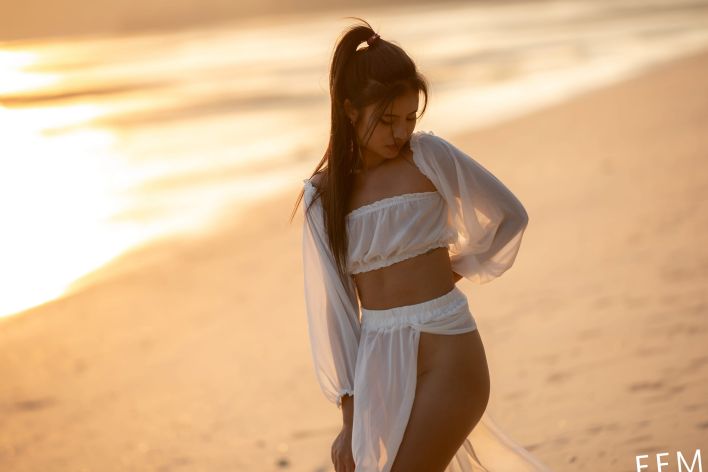 Bua in Sunset Sea. Thumb 6