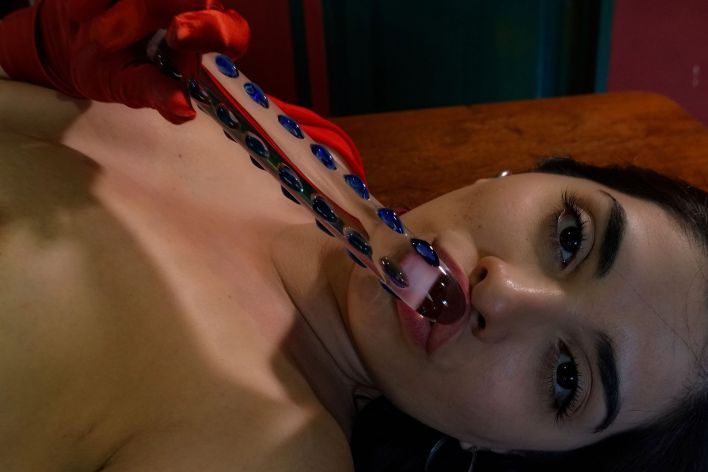 Arissa in Red 1. Thumb 30