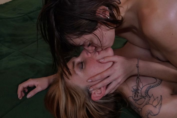 Iris &amp; Lucia A in Passion Black Part 2 1. Thumb 14