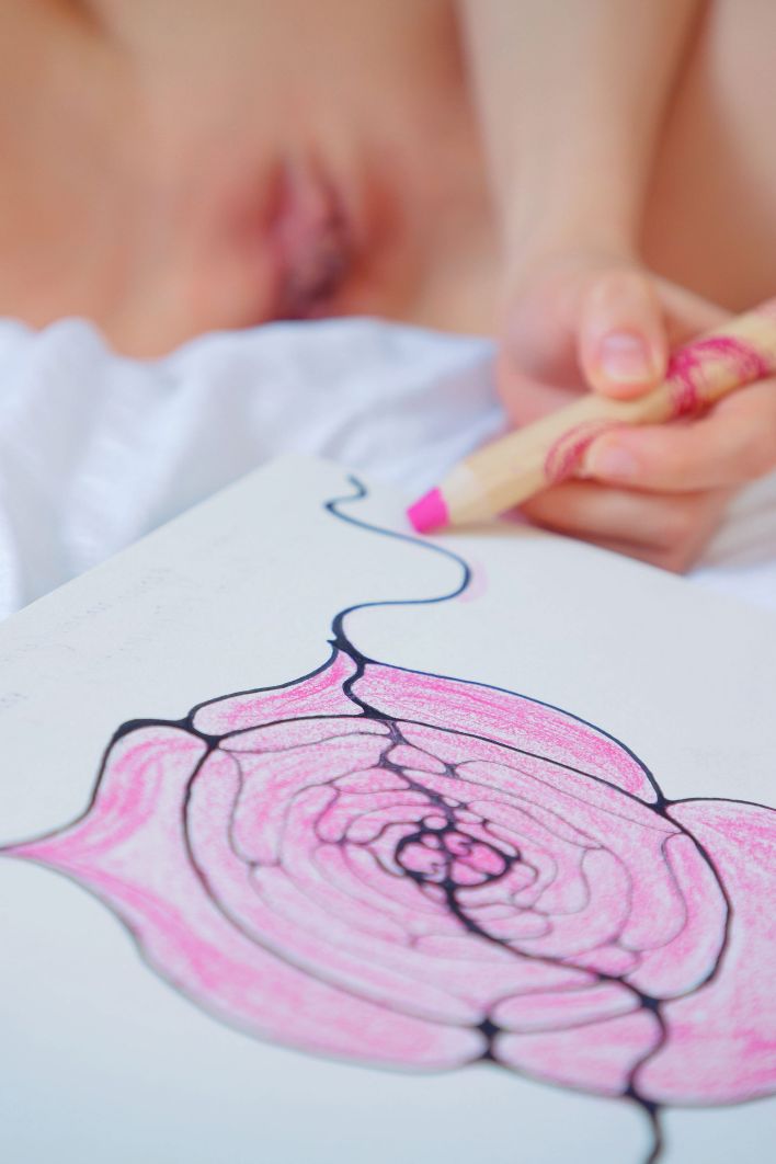 Mia Bloom in Creative Expression. Thumb 29