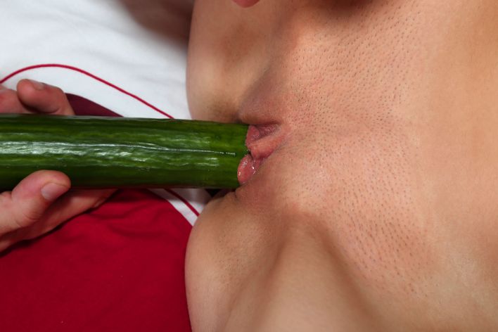E Max And Niky Love in Long Kiss Goodby. Thumb 12